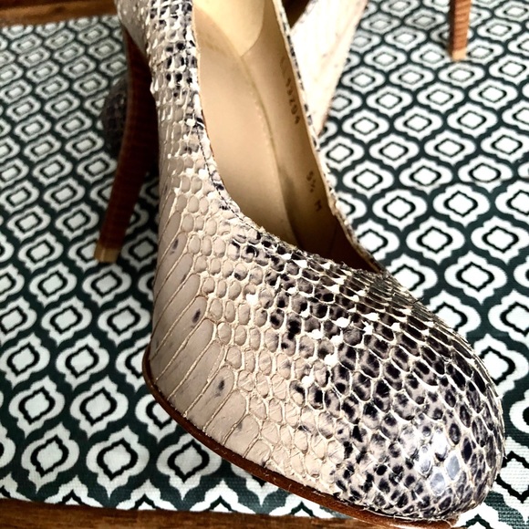 Stuart Weitzman Snakeskin Platform Pumps - Picture 6 of 6